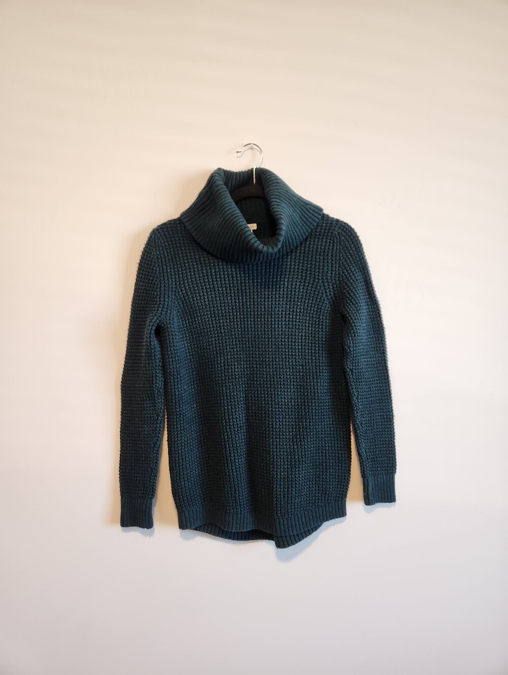 L. L. Bean Women's Waffle Stitch Cowlneck Marino Wool Blend Sweater Size Medium